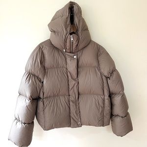 Banana Republic Women’s Puffer Down Jacket